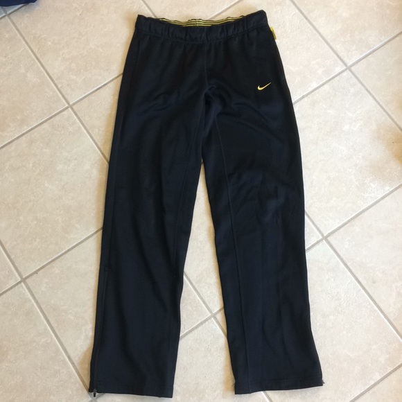 nike livestrong sweatpants